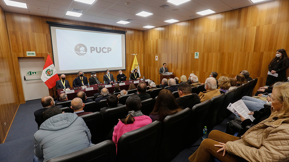 Eméritos Frederick Cooper y Antonio Graña Arquitectura PUCP