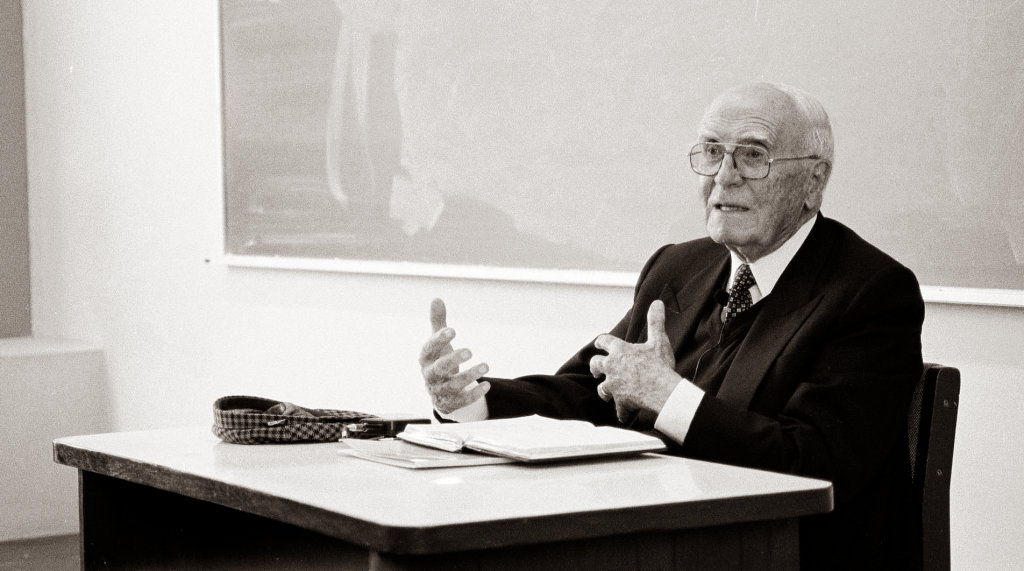 José Agustín de la Puente Candamo (1922-2020) y la PUCP