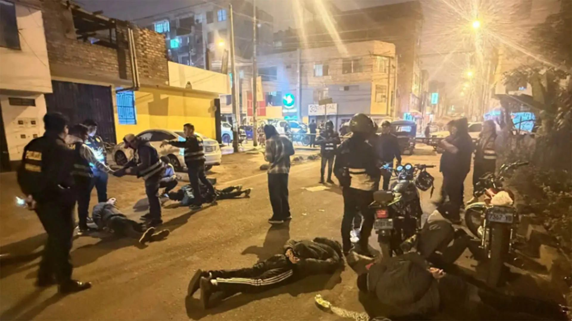 Operativo de la PNP para combatir la criminalidad.