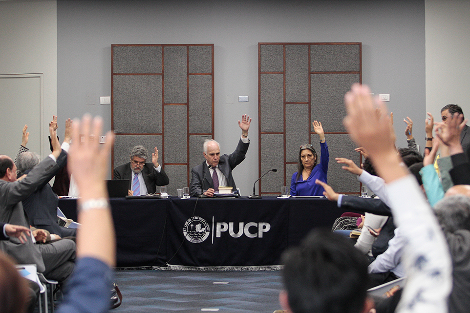 Asamblea Universitaria de la PUCP aprobó la propuesta de reforma de Estatuto