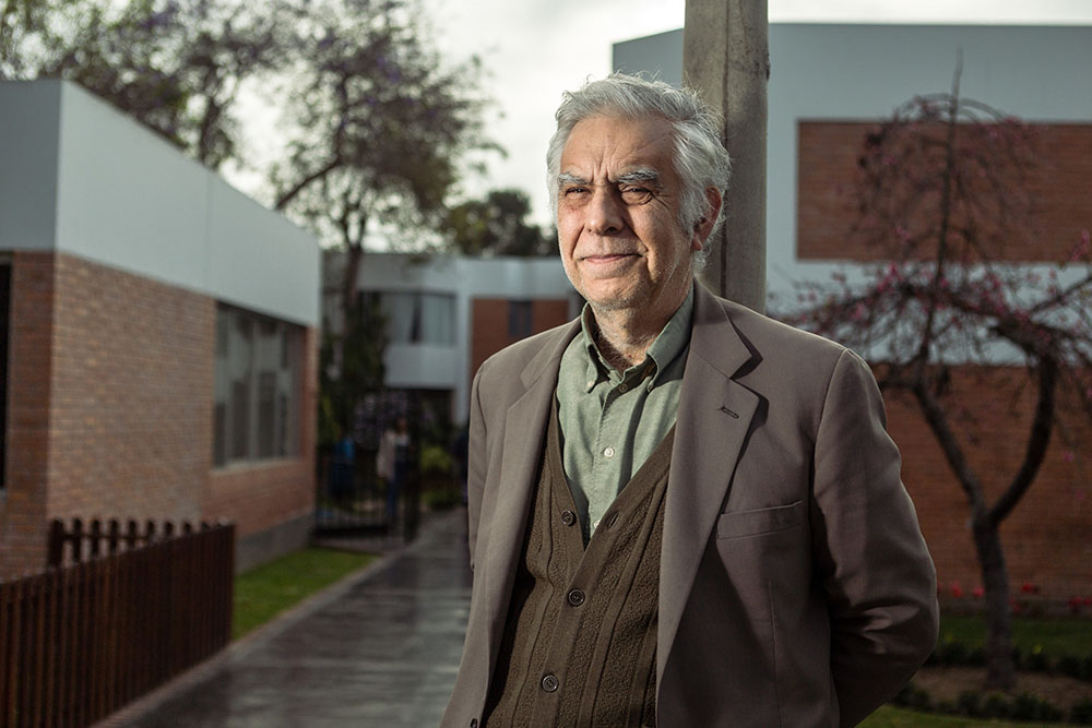 Alonso Cueto, escritor y docente