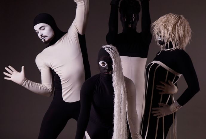 Ingresa al Laberinto: pieza de la Compañía Danza PUCP y Lea Anderson