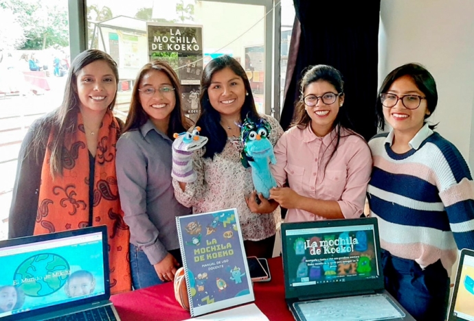 Estudiantes PUCP enseñan métodos de aprendizaje a alumnos de primaria