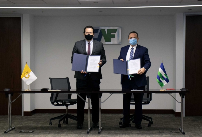 Universidades católicas de Perú, Chile y Bolivia firman convenio con la CAF para realizar investigaciones académicas y proyectos de desarrollo