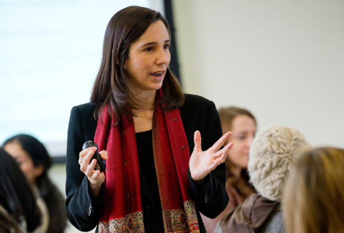La docente de la Universidad de Harvard Paola Uccelli dará una charla en la PUCP