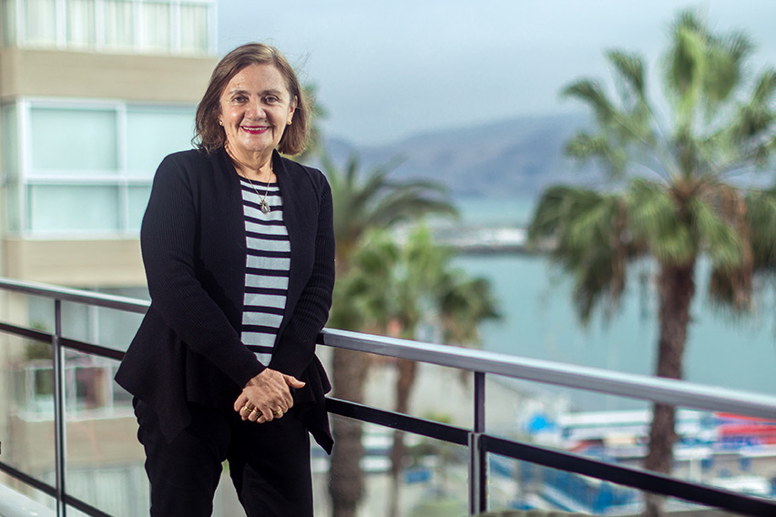 “En el Perú nos ha ganado la sociedad del consumo”