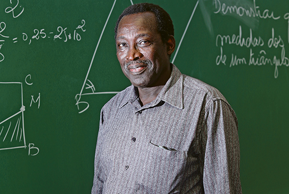 “El profesor tiene que ser creativo, tiene que ser un ciberprofesor”