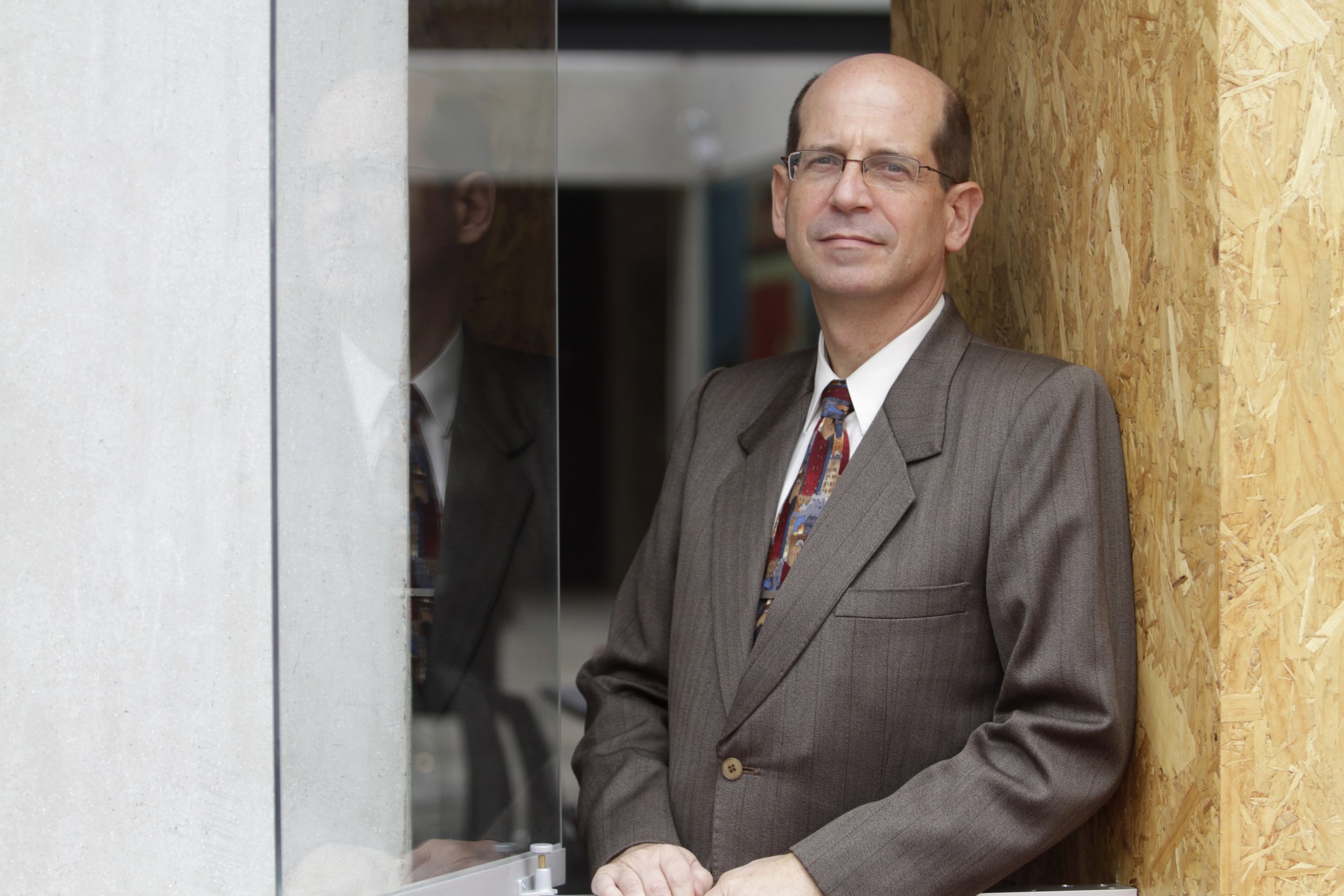 Pobre para los pobres, un libro del cardenal Müller con el aporte de Gustavo Gutiérrez y prólogo del papa Francisco