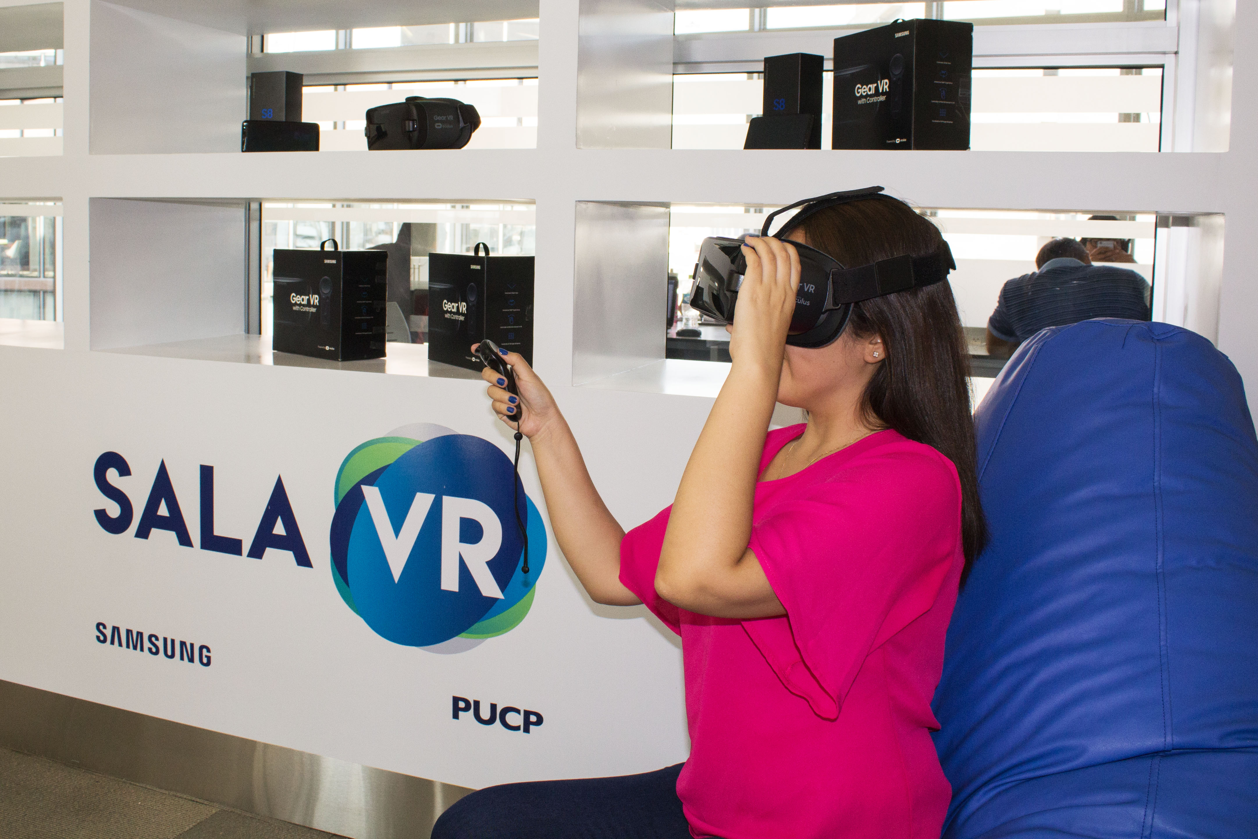 La PUCP inaugura sala de realidad virtual
