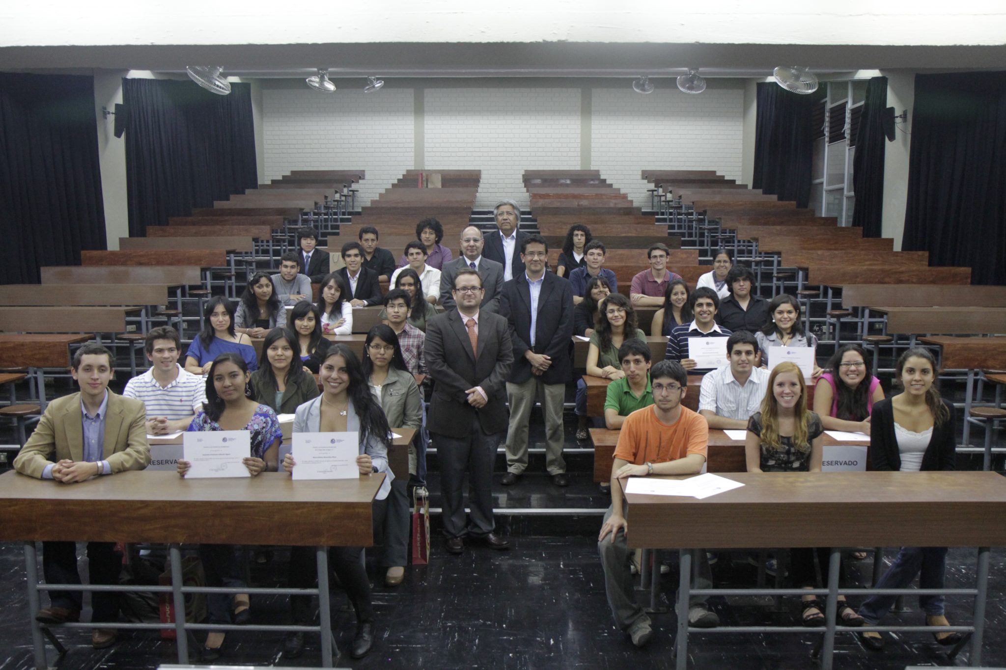 Premiación A Los Alumnos Sobresalientes De Estudios Generales Letras ...