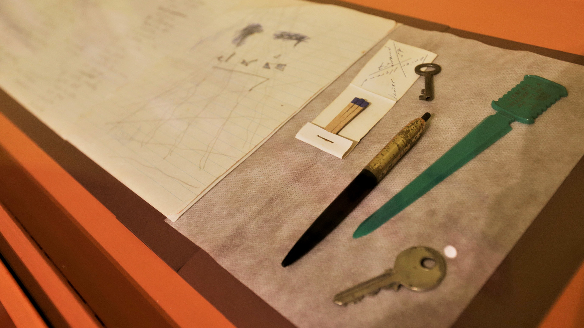 cuadernos y lapiceros de javier heraud