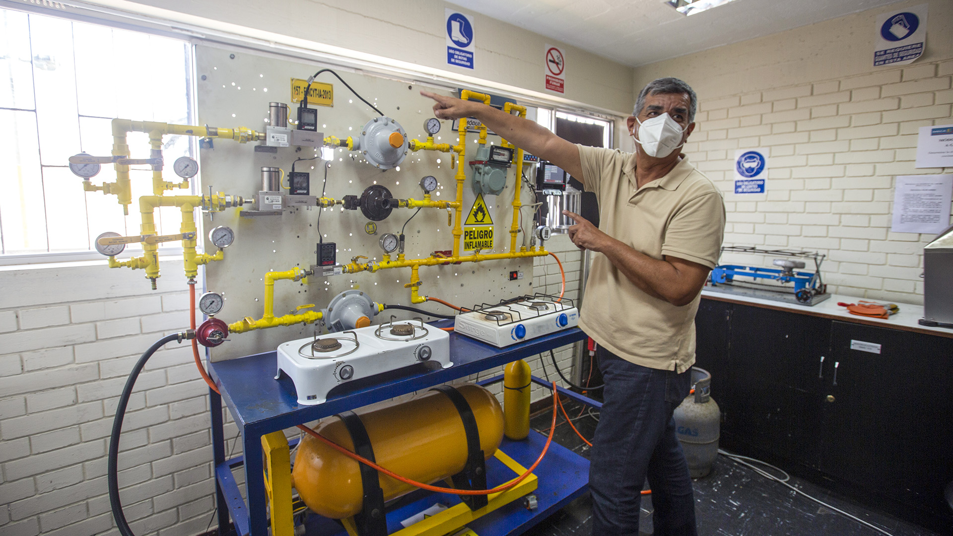 Docentes de Ingeniería Mecánica PUCP desarrollan cocina que ahorra el 50%  de un balón de gas