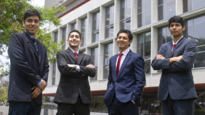 foto de 4 Estudiantes ganadores de concurso de bloomberg
