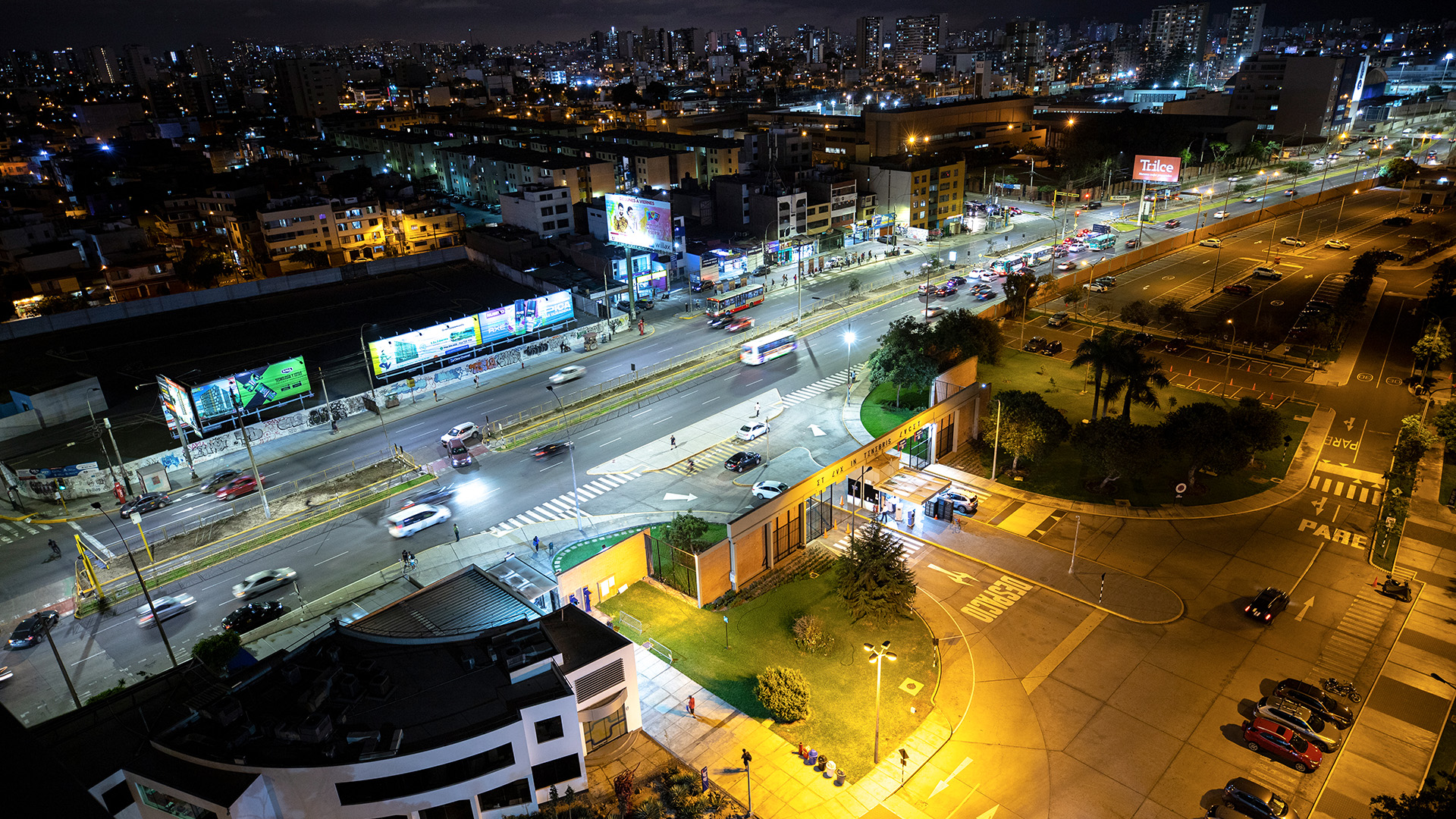 iluminación campus PUCP