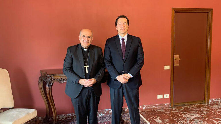 Carlos Garatea, el rector PUCP, y el cardenal Tolentino de Mendoça, prefecto del dicasterio para la educación y la cultura