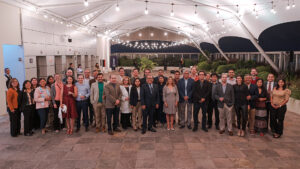 Los profesores tenure track participaron en el evento en NOS con sus familiares.