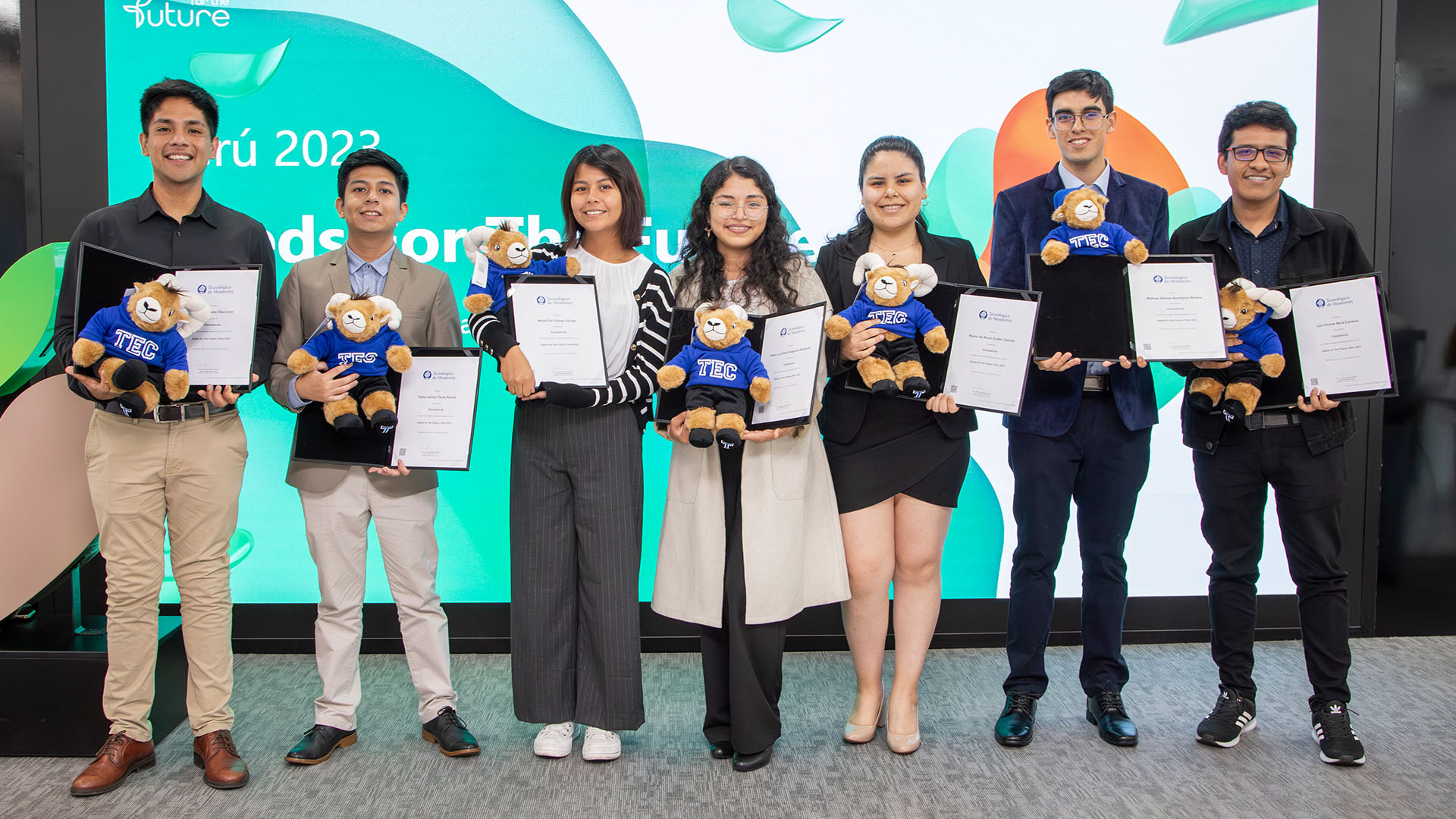 7 estudiantes PUCP participaron en Seed for the future de Huawei