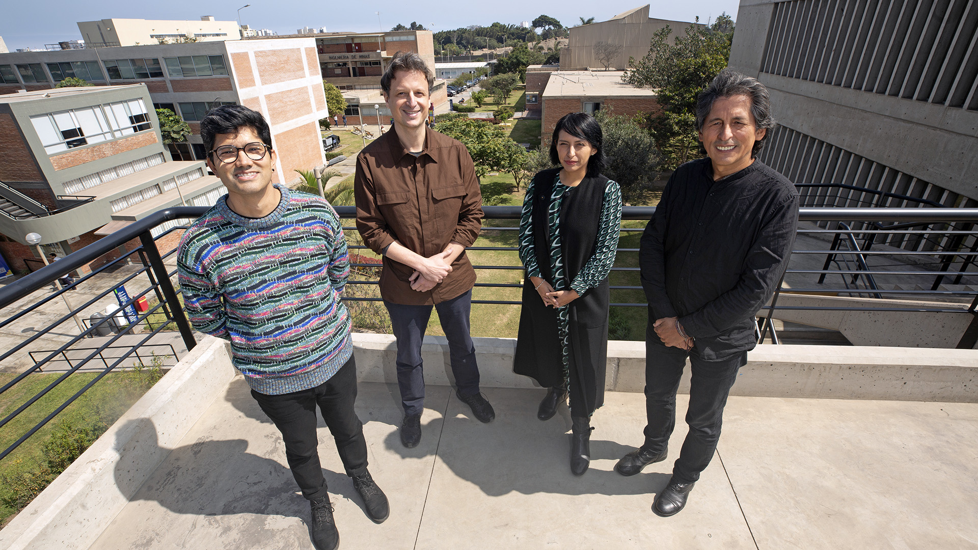 Elizabeth Añaños, Gary Leggett, Luis Rodríguez y José Luis Villanueva, junto con dos colegas españoles, ganaron el concurso de curaduría de la XIII Bienal Iberoamericana de Arquitectura y Urbanismo.