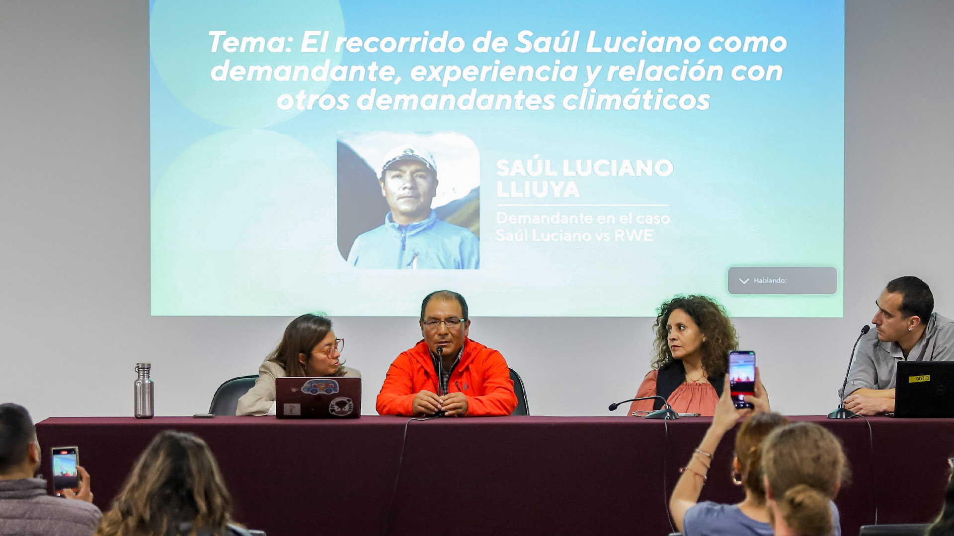 Presentación de Saúl Lliuya sobre demanda contra RWE y derecho ambiental.