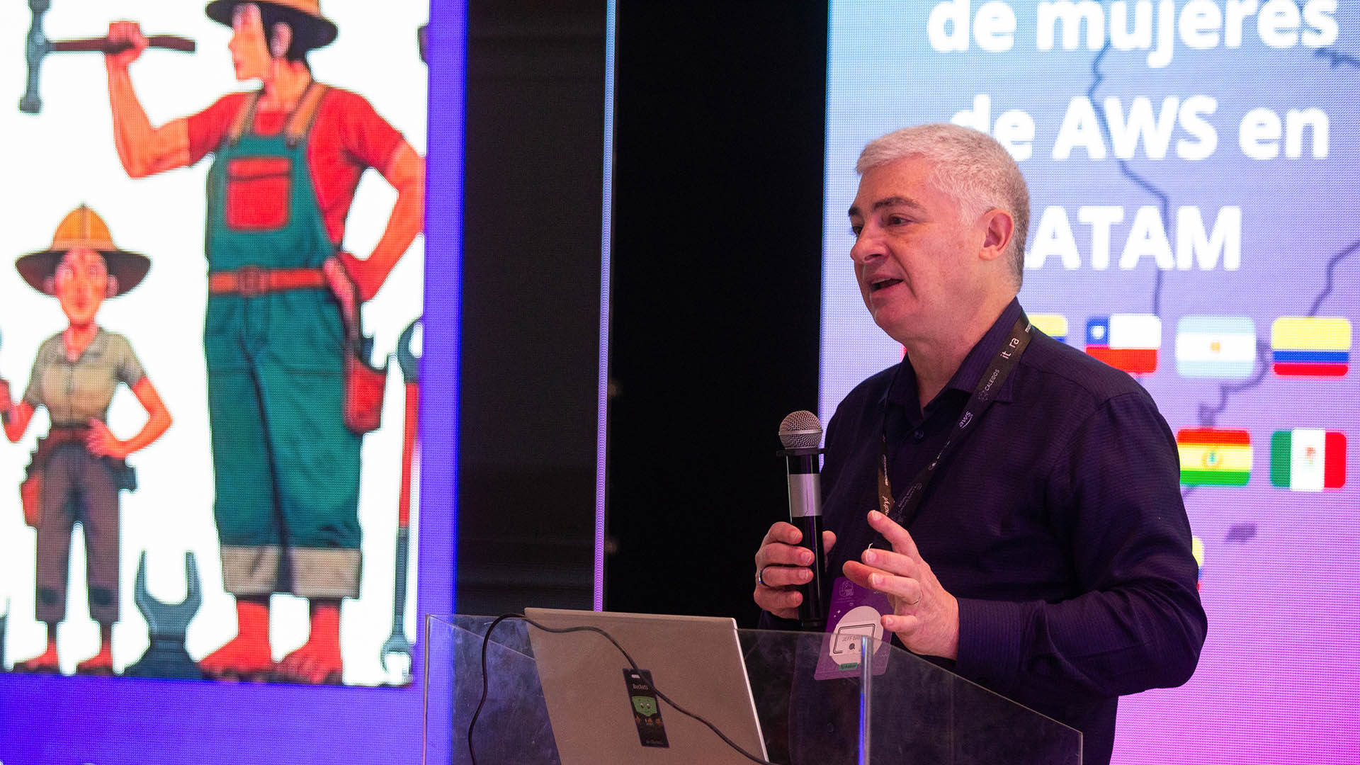 Jeff Barr, vicepresidente de Amazon Web Services (AWS), habló sobre el papel que juega la IA.