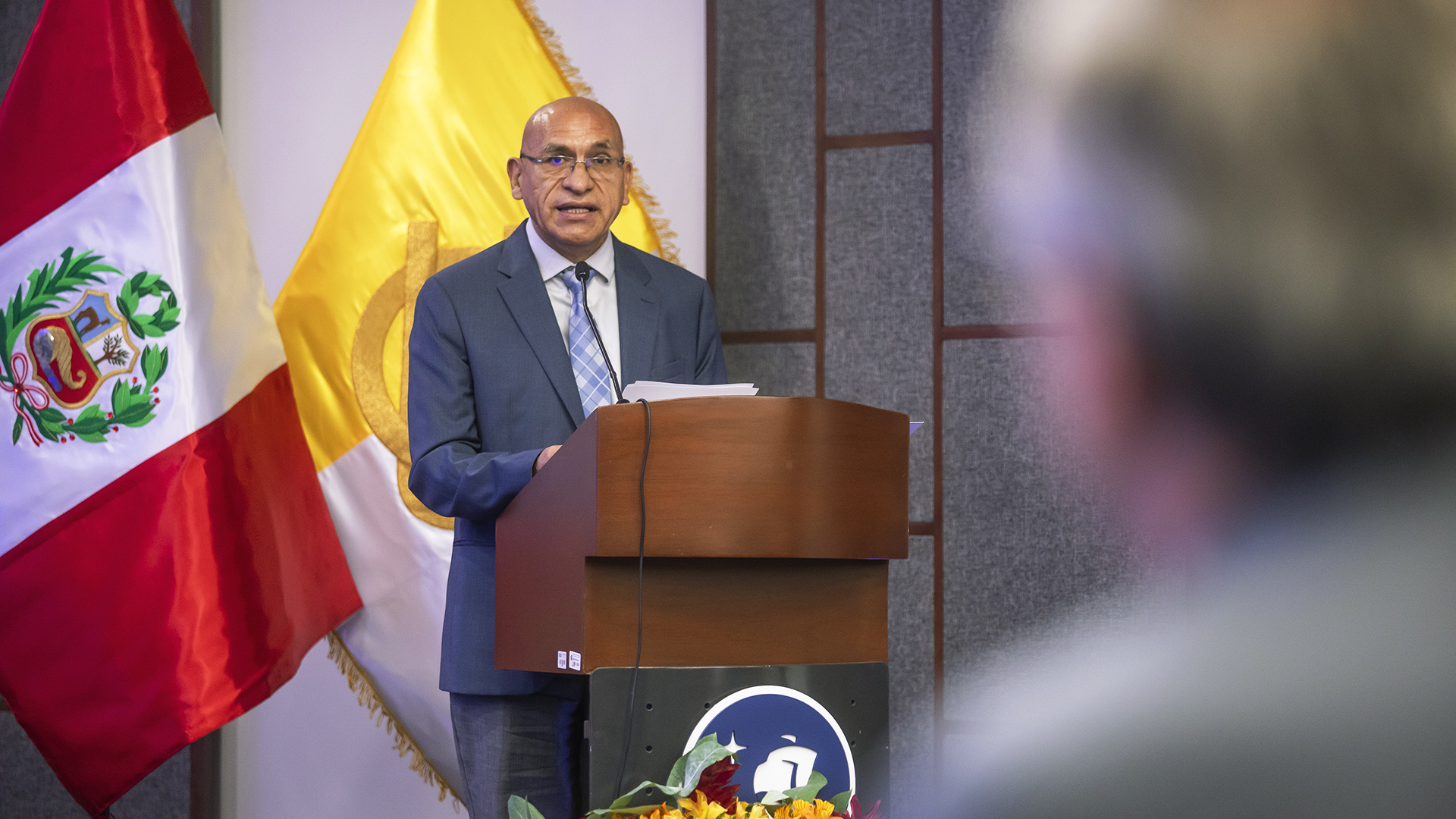 El vicerrector académico, Dr. Waldo Mendoza, hizo el cierre de Educar para la democracia "Ciudadanía y derechos: retos para fortalecer la democracia”, que realizamos en nuestro campus.