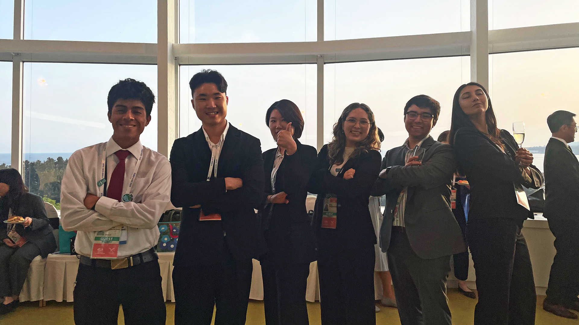 Estudiantes en el programa de emprendimiento social sostenible en Corea del Sur