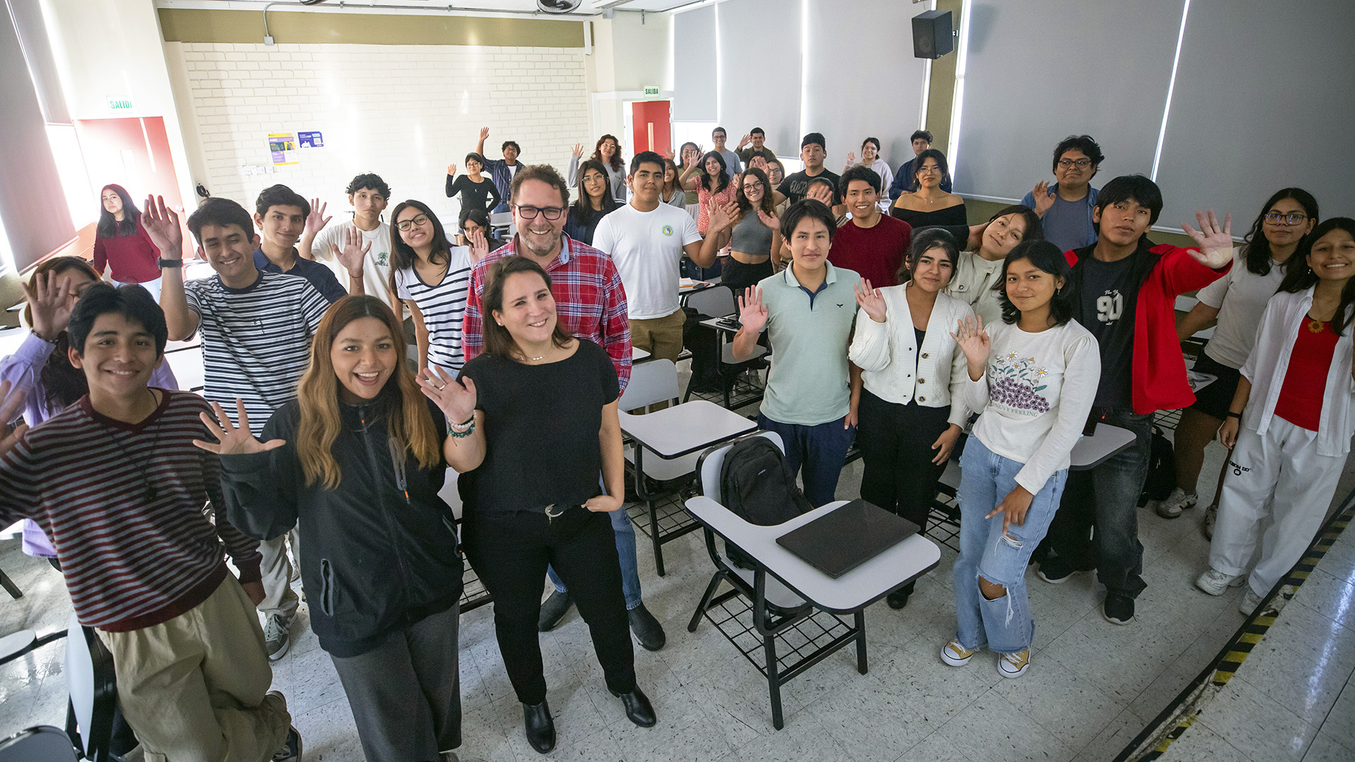 ¿Y si ya estamos viviendo varias distopías? El curso PUCP que cruza literatura, política y realidad