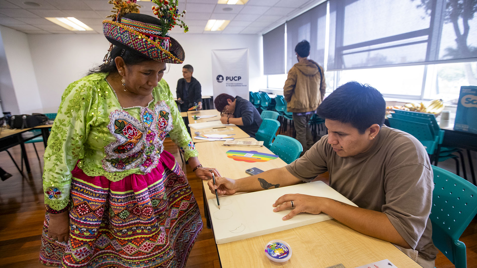 Taller de El Orgullo+ nos conecta 2025.