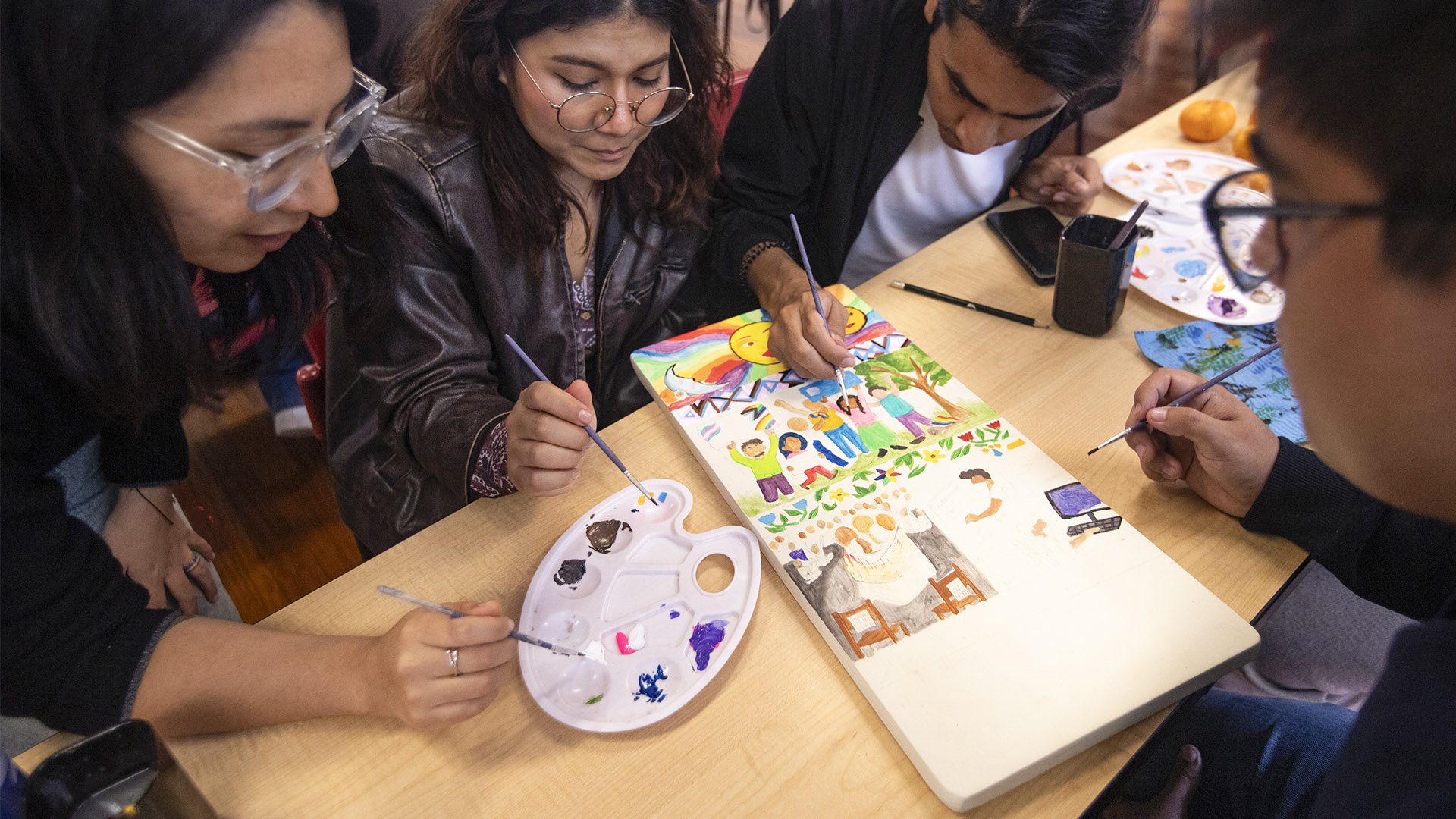 Taller de El Orgullo+ nos conecta 2025.