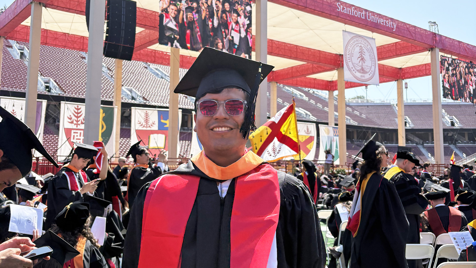 César Portocarrero en su graduación