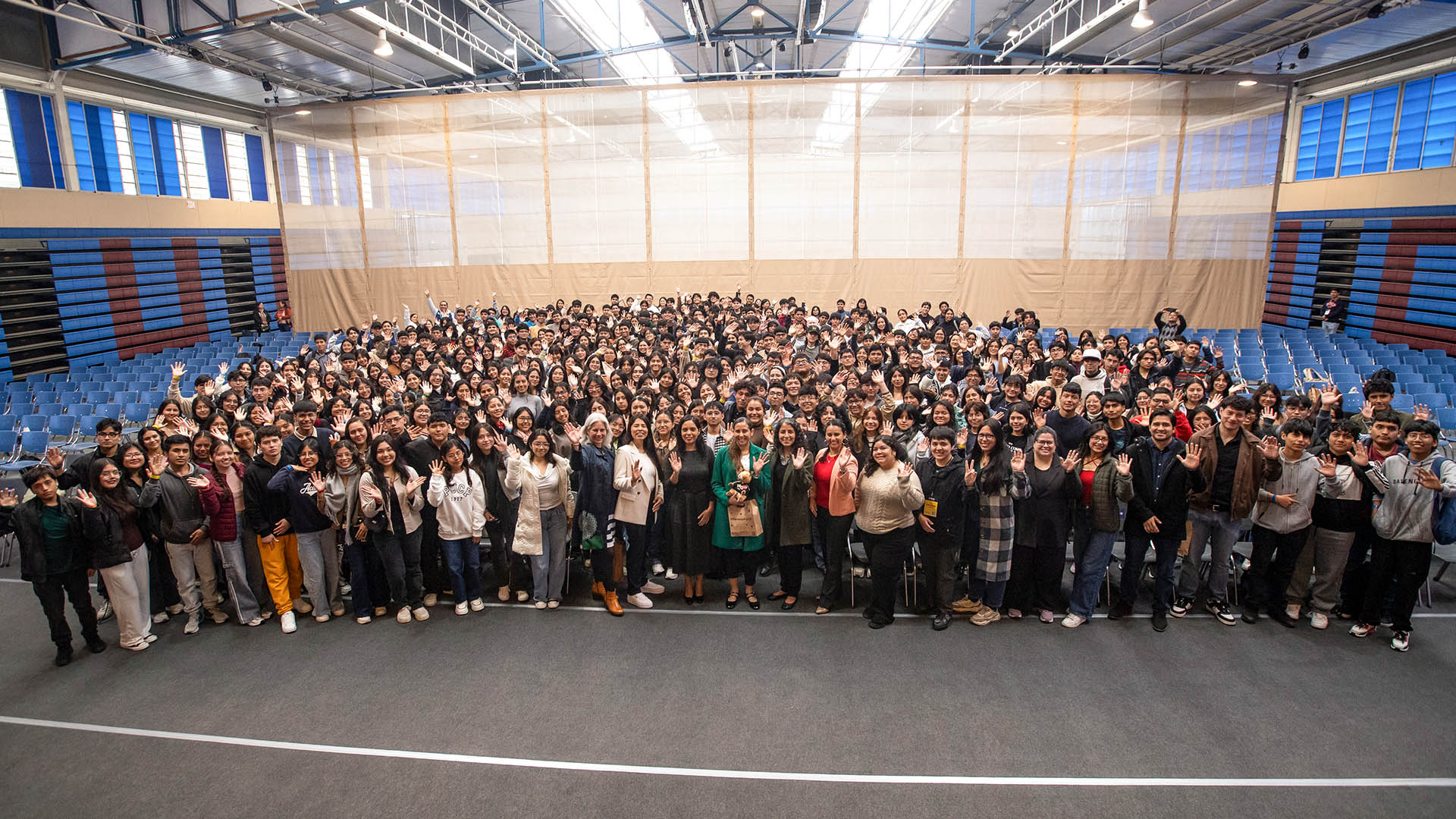 Más de 420 becarios Pronabec asistieron al encuentro de bienvenida.