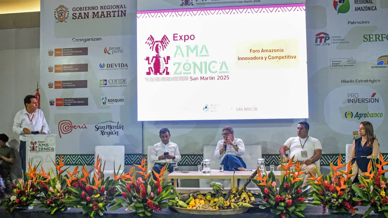 Profesores de la PUCP participaron en el foro Amazonía innovadora y competitiva.