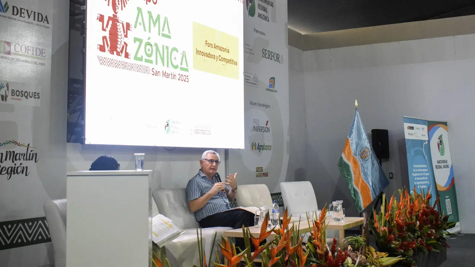 En la Expo Amazónica de este año, el Dr. Alan Fairlie fue parte de la ponencia “Promoción de la Bioeconomía y la circularidad como fuentes de innovación en productos y procesos en la Amazonía”.