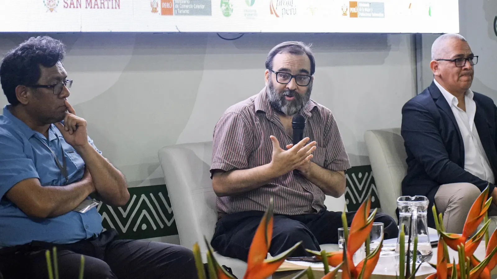 El coordinador el Grupo de investigación en Antropología Amazónica del INTE PUCP, Dr. Óscar Espinosa, participó del panel "Desafíos y Estrategias para lograr una Conectividad Multimodal Amazónica Sostenible".