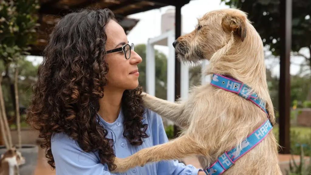 Sandra Pérez y su perro