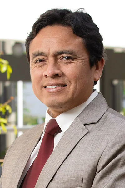 Dr. Edilberto Martínez Castro