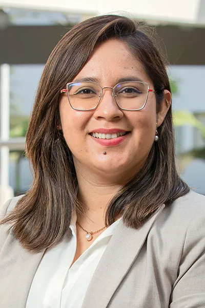 Mag. Fátima Pérez Burga