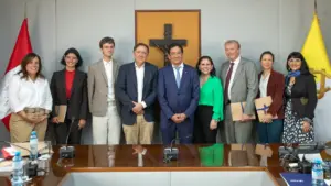 La delegación francesa ECOS Nord se reunió con representantes de la PUCP a finales de diciembre 2025.