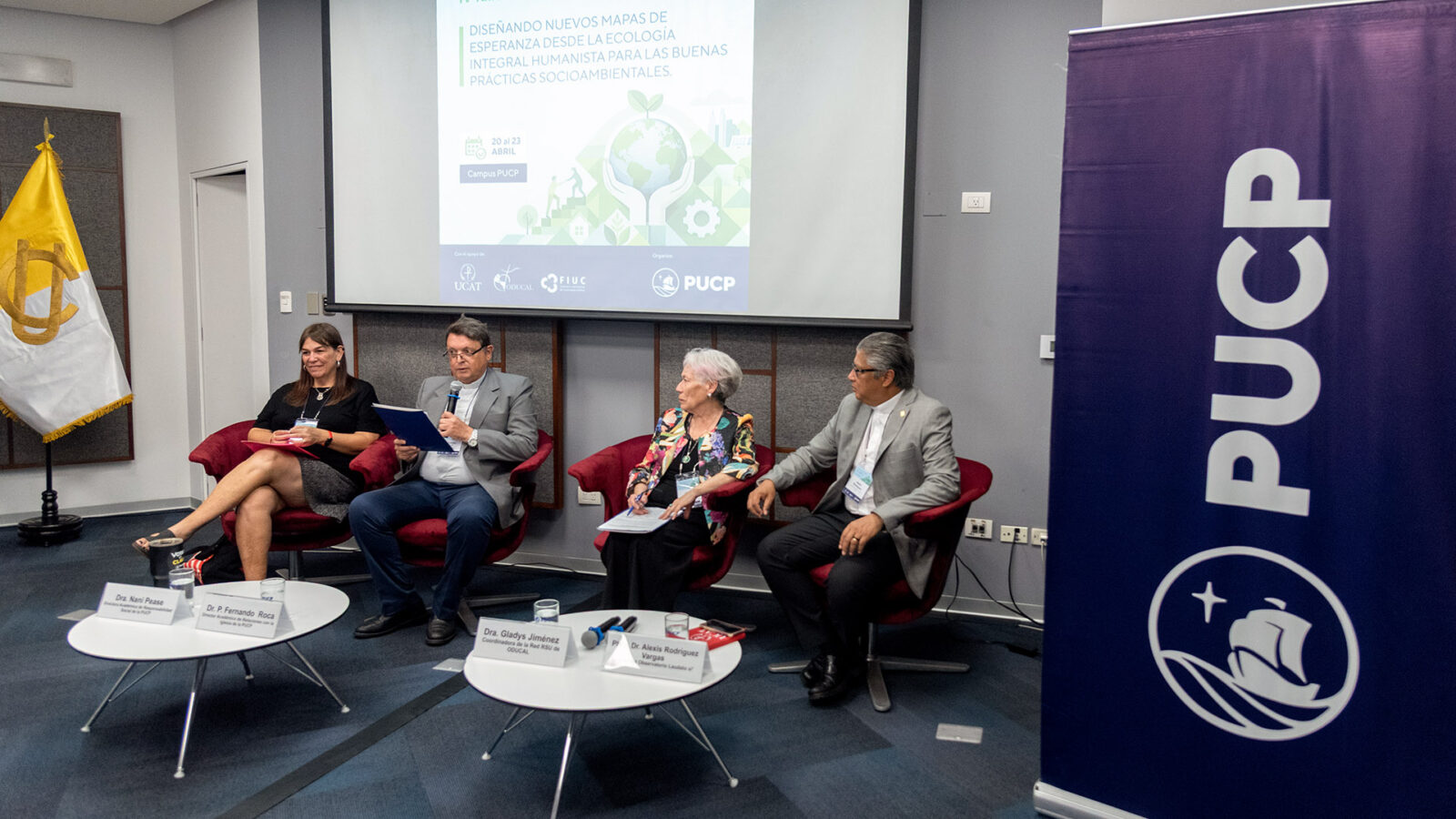 Exposición durante taller Laudato Si' sobre cambio climático