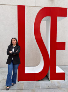 Jessica Leguía en la LSE de Londres.