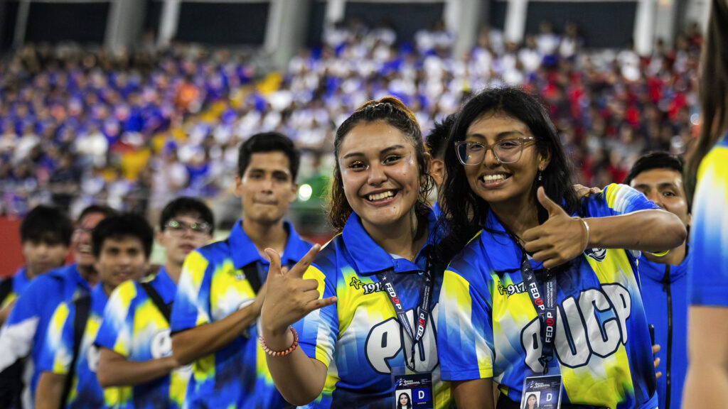Deportistas PUCP presentes en la inauguración de la Universiada Lima 2026